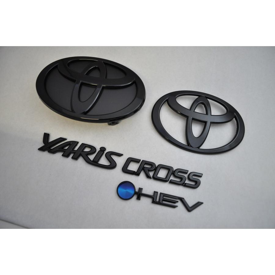 カラー エンブレム 送料無料 MXPJ10 ヤリスクロス 後期