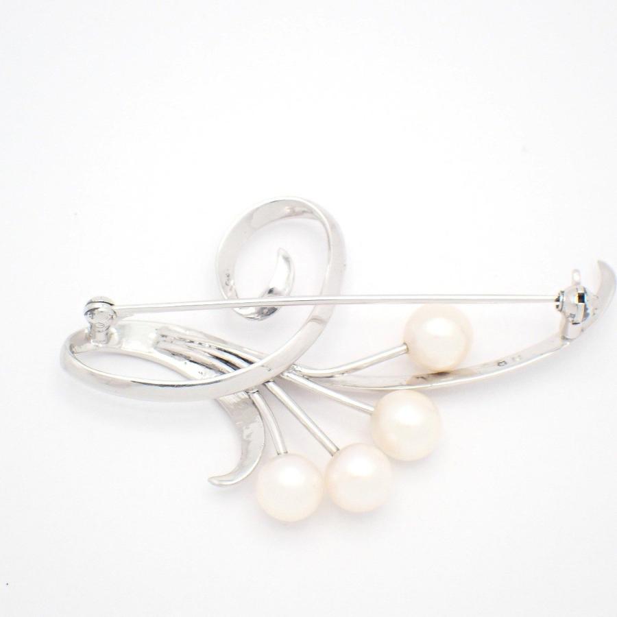 MIKIMOTO　ミキモト　パール　シルバー 花モチーフ ブローチ MIKIMOTO（ミキモト） フラワーモチーフ ブローチ シルバー/パール4粒