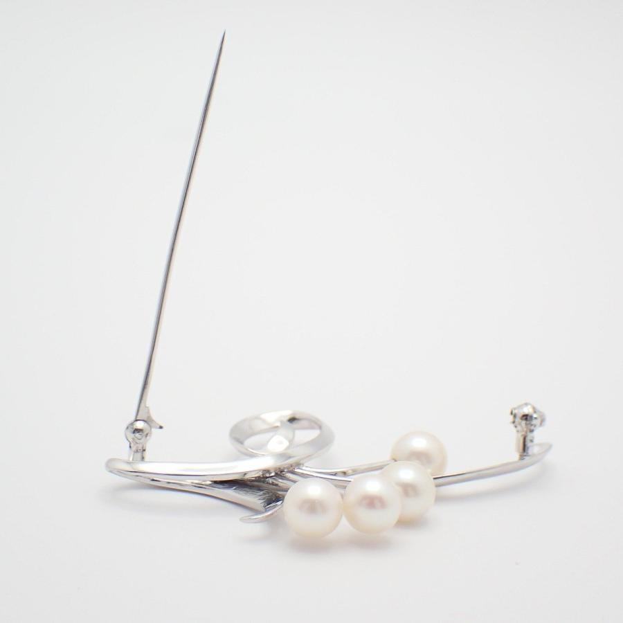 MIKIMOTO　ミキモト　パール　シルバー 花モチーフ ブローチ MIKIMOTO（ミキモト） フラワーモチーフ ブローチ シルバー/パール4粒