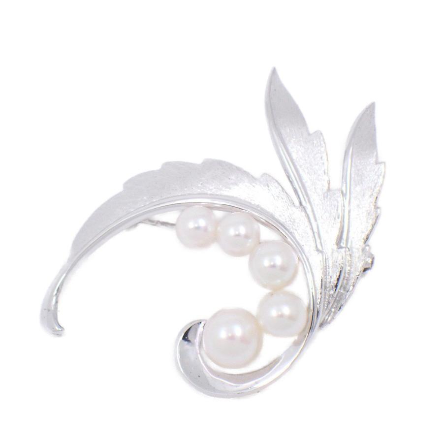 ミキモト　シルバー　パール　ブローチ　リーフ MIKIMOTO（ミキモト） リーフモチーフ ブローチ シルバー/パール5粒