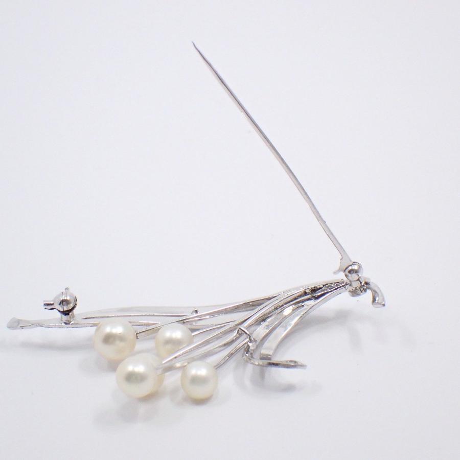 MIKIMOTO ミキモト パールブローチ シルバーフラワーモチーフ MIKIMOTO（ミキモト） フラワーモチーフ ブローチ シルバー/パール5粒