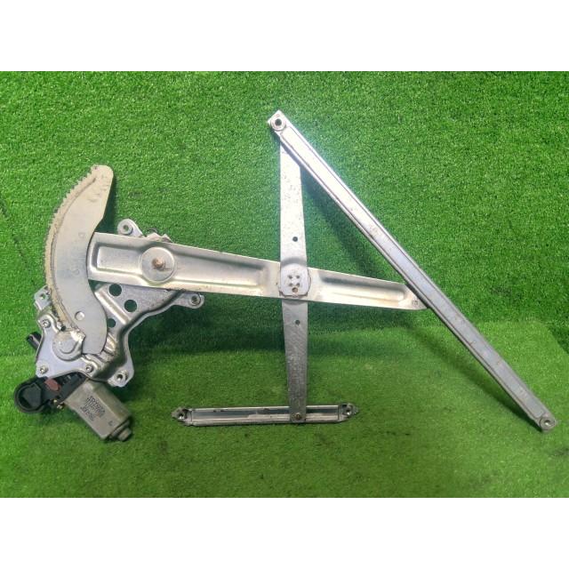 bB CBA-NCP31 右Fドアレギュレータ・モーター Z Xバージョン 1NZ-FE