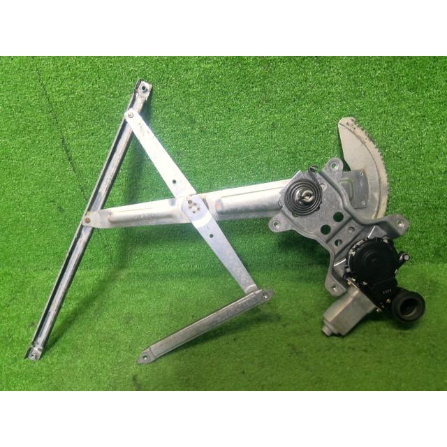 bB CBA-NCP31 右Fドアレギュレータ・モーター Z Xバージョン 1NZ-FE