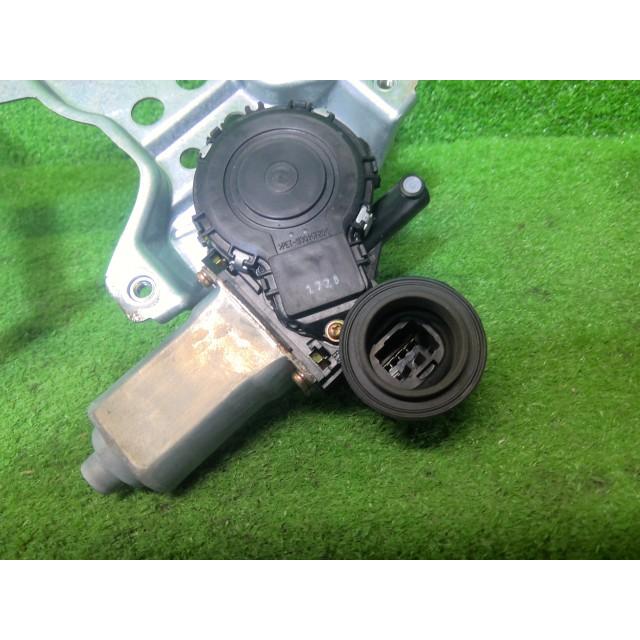 bB CBA-NCP31 右Fドアレギュレータ・モーター Z Xバージョン 1NZ-FE