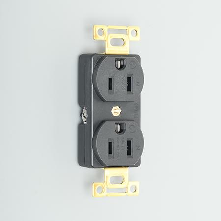 アメリカン電機 7110GDXL 平刃形 複式ハイパー埋込コンセント | 