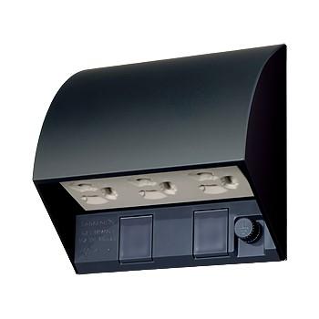 パナソニック WK4603B スマート接地防水トリプルコンセント(抜け止め式・アースターミナル式)(露出・埋込両用)(ブラック) | Panasonic