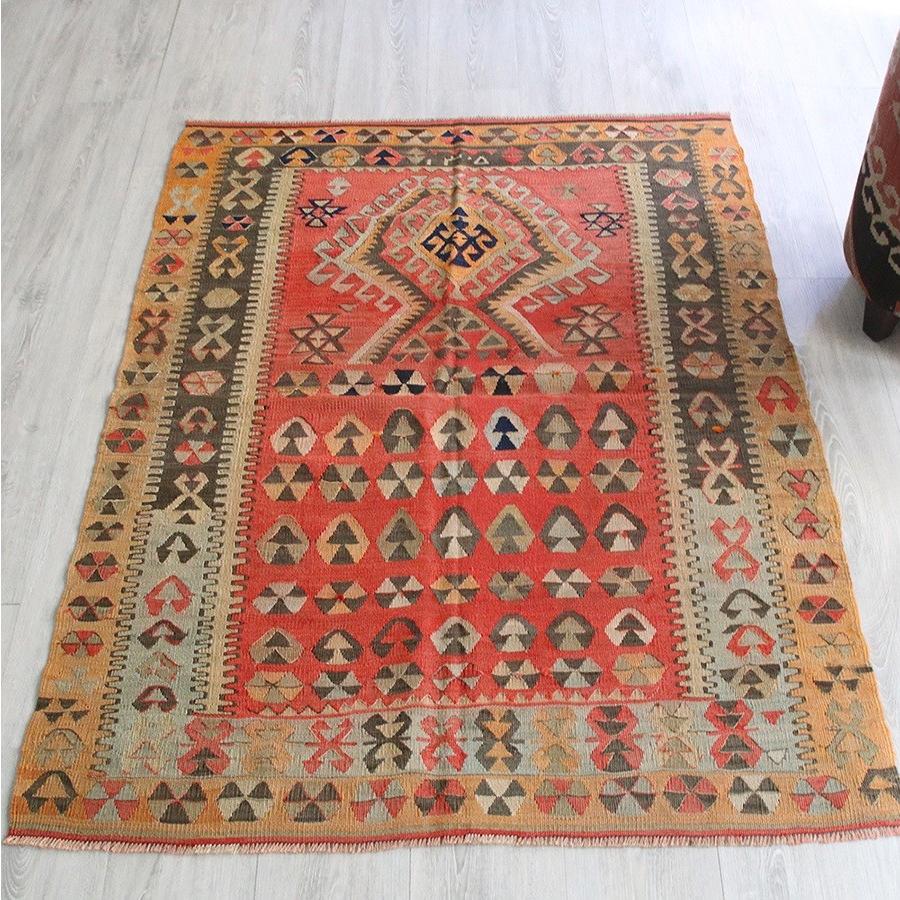 アンティークキリム コンヤセッヂャーデ 146x108cm ドラゴンの爪を持つミフラープ
