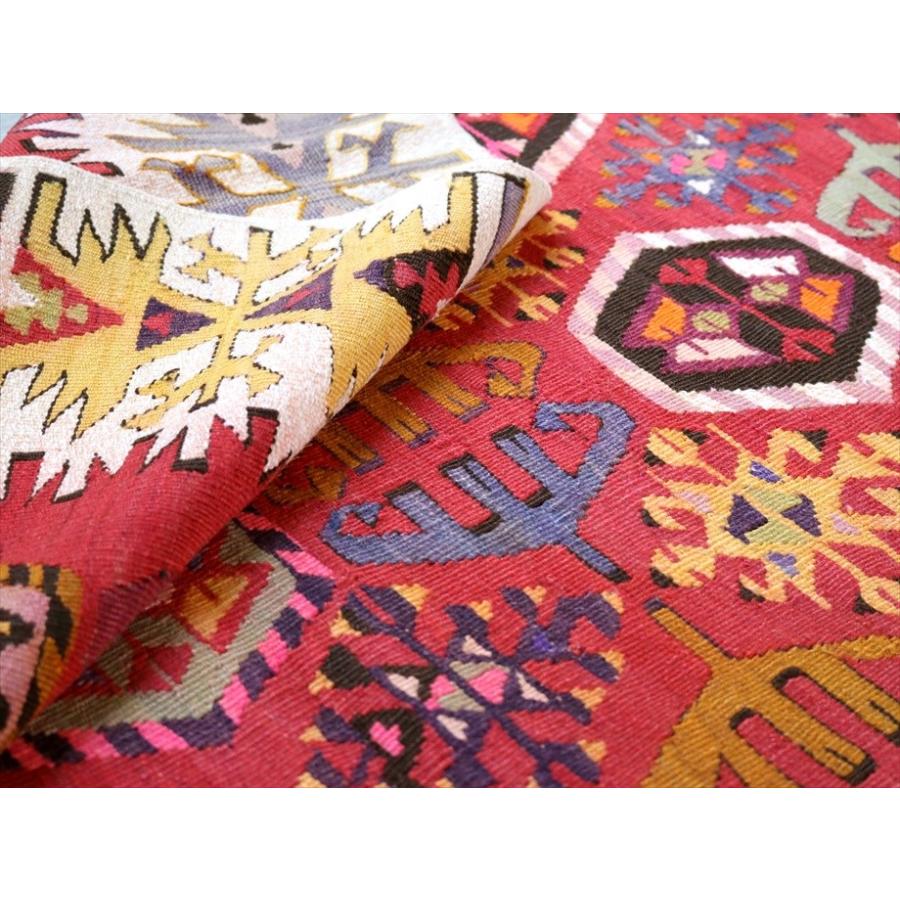 週末から祝日まで限定お値下げ！真紅の色合い　幸せを呼ぶ模様のアダナオールドキリム 週末から祝日まで限定お値下げ！真紅の色合い 幸せを呼ぶ模様のアダナ