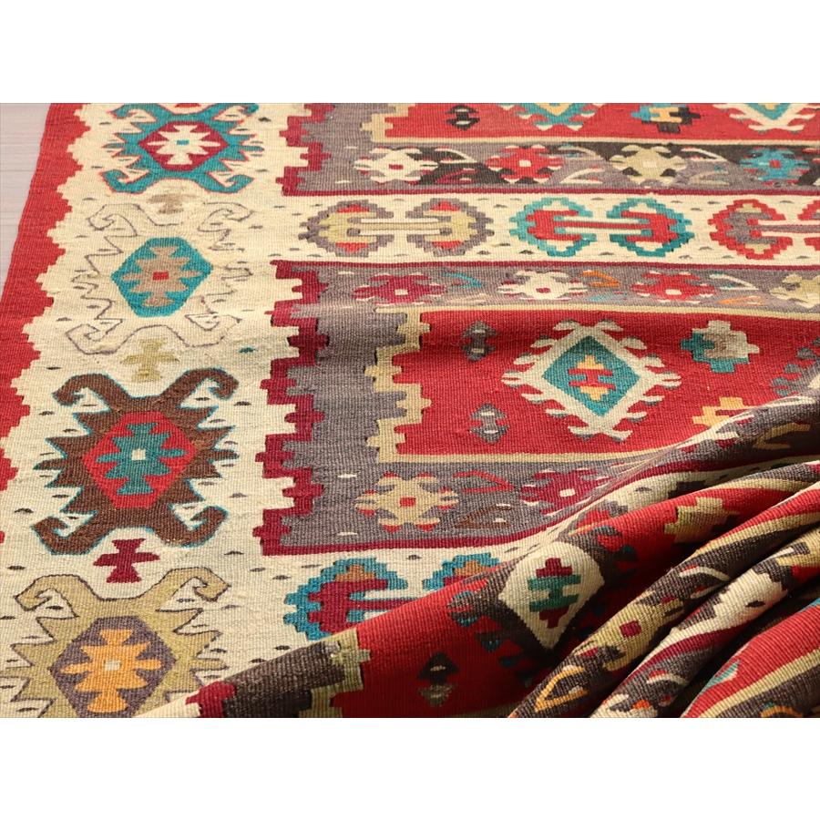 オールドキリム シャルキョイ カリヨラ 204x140cm 赤い5つの