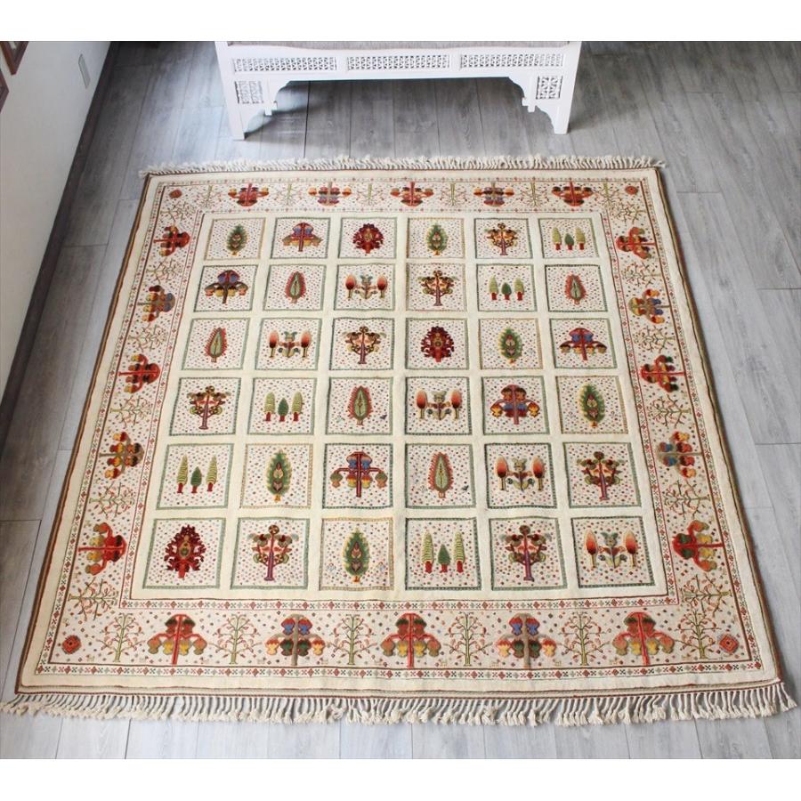 シルジャン バルーチスマックキリム 212x6cm アイボリー 樹のモチーフ Ydg4lmpmko 家具 インテリア Vidanaturalhortalicas Com Br