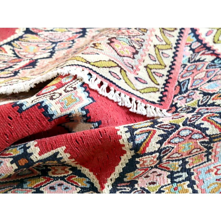 オールドキリム セネ/ヤストゥク 93x70cm 赤い六角メダリオン細かな花束モチーフ | ブランド登録なし | 06