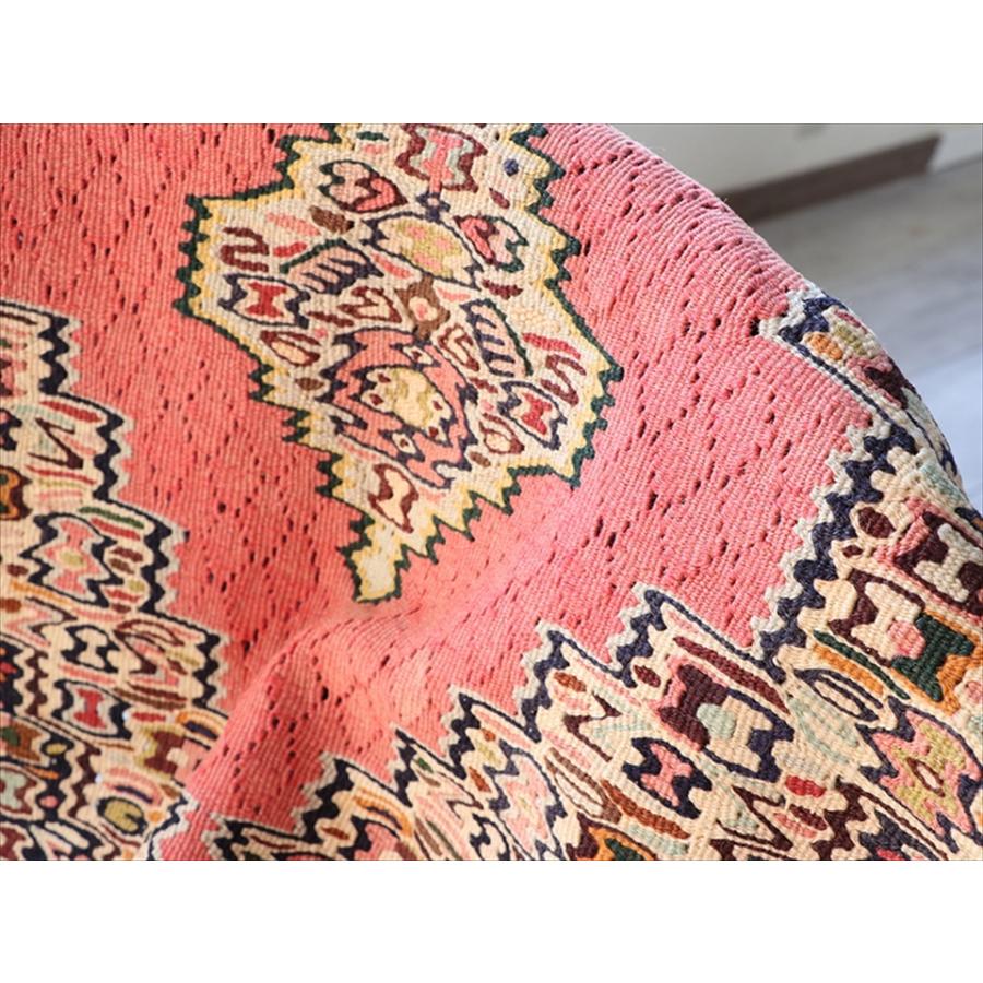 オールドキリム セネ/ヤストゥク 99x74cm ピンクのメダリオン