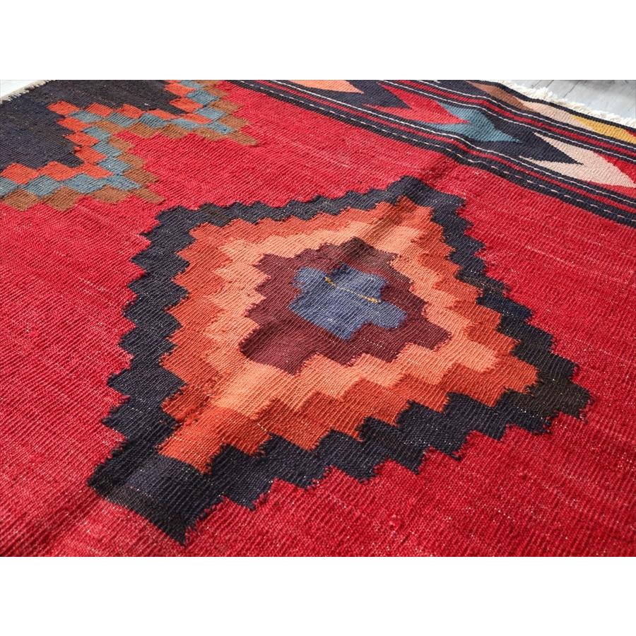 ソフラ 食卓用のキリム シラーズ 129x127cmダイヤとカラフルボーダー