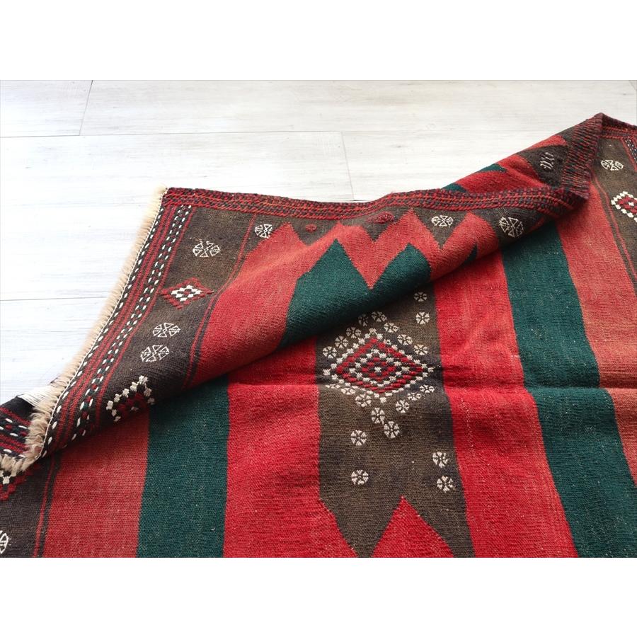 ソフラ 食卓用のキリム アフシャール 122x142cmジグザグのサンドゥック