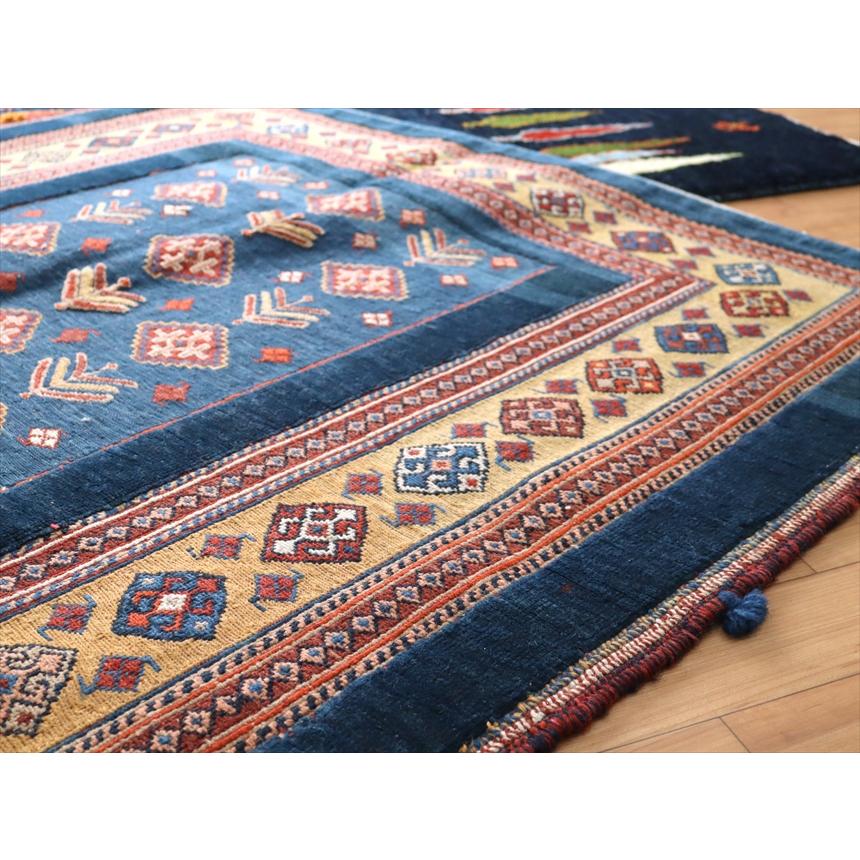 ゾランヴァリ社のキリム バルーチスマック 115x124cm 生命の樹と幾何学