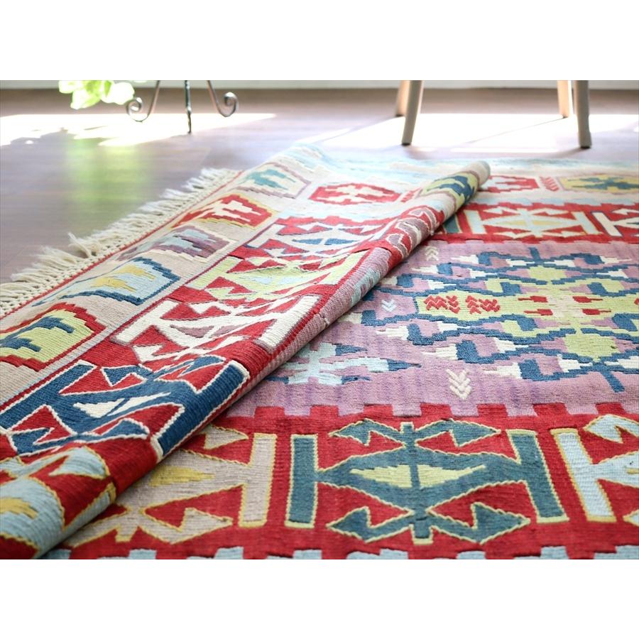 トルコの手織りキリム セッヂャーデ 176x142cm 2つのサソリのモチーフ