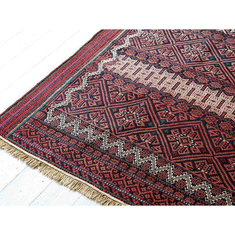 バルーチ族 スザンニ織りのオールドキリム 271x132cm 濃紺と赤 | ブランド登録なし | 05