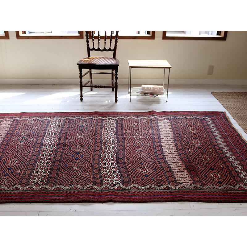 バルーチ族 スザンニ織りのオールドキリム 271x132cm 濃紺と赤 | ブランド登録なし | 07