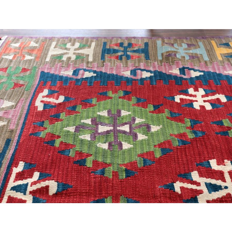 トルコの手織りキリム カイセリ 235x148cm ドラゴンのモチーフ レッド＆ブラウン |  | 09