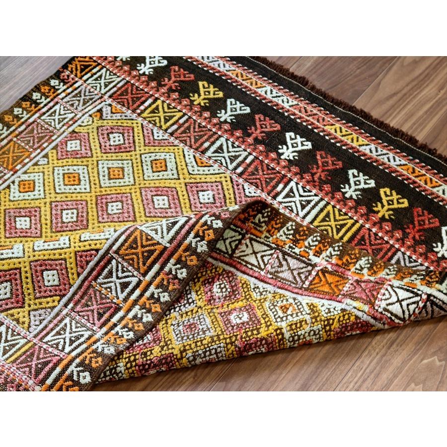 オールドキリム エスキシェヒル 134x98cm 一面のジジムモチーフ