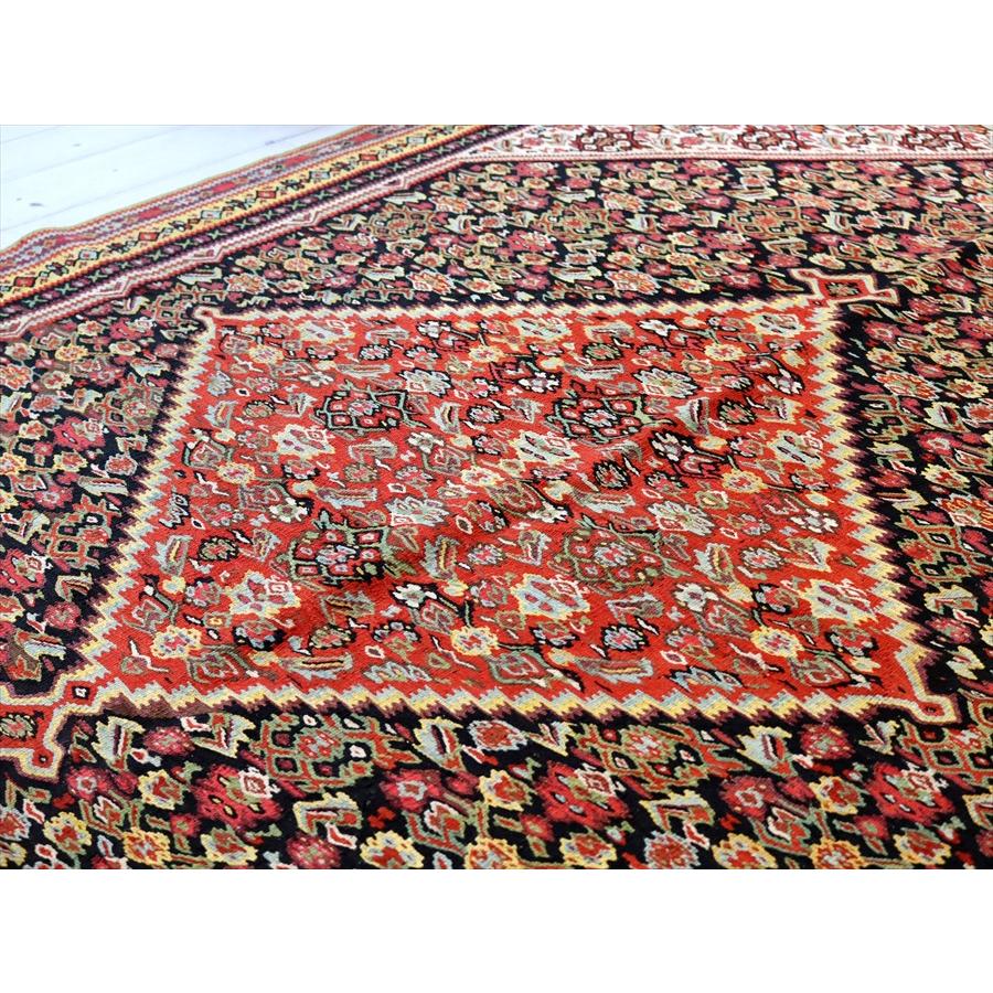 オールドキリム セネ 193x124cm 赤いひし形メダリオン