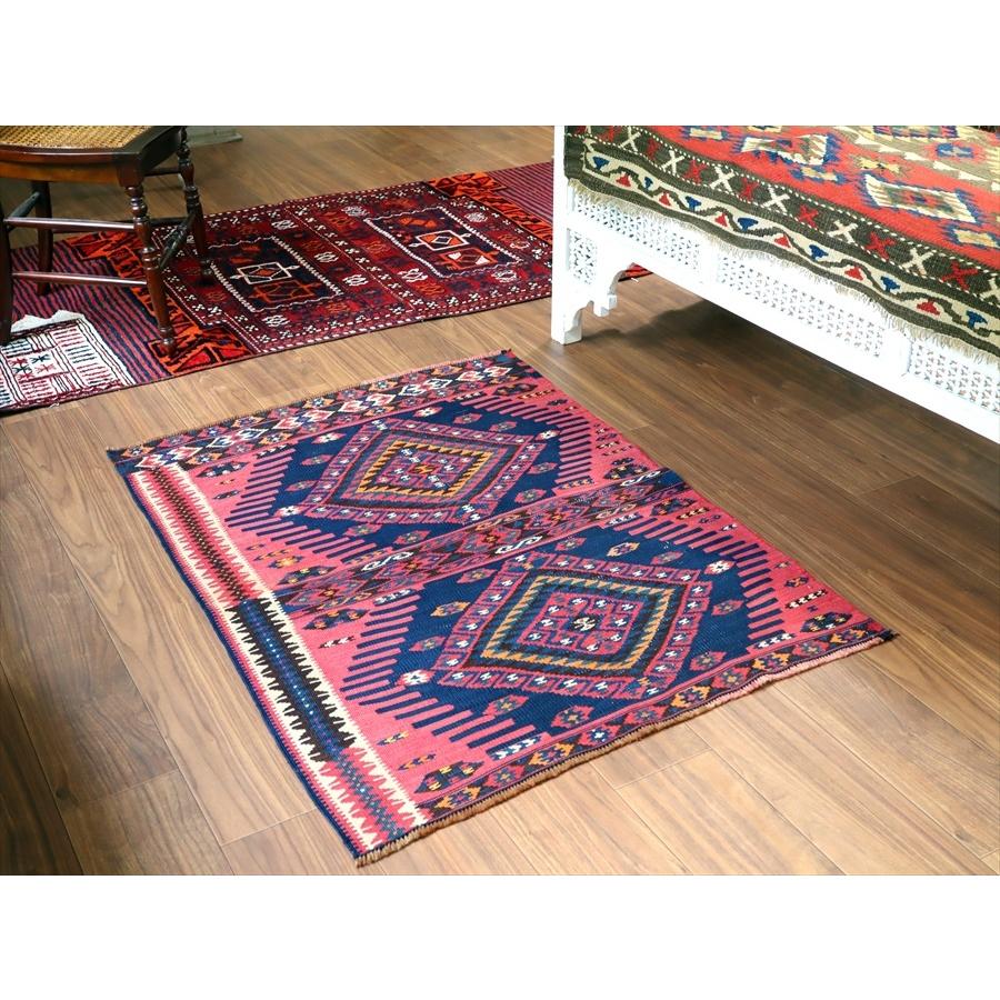 オールドキリム ハッキャリ フラグメント 111x84cm 濃紺とローズピンク | ブランド登録なし | 01