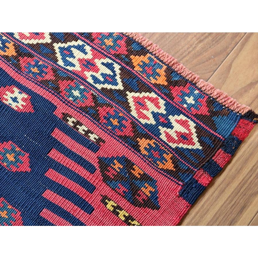 オールドキリム ハッキャリ フラグメント 111x84cm 濃紺とローズピンク | ブランド登録なし | 05