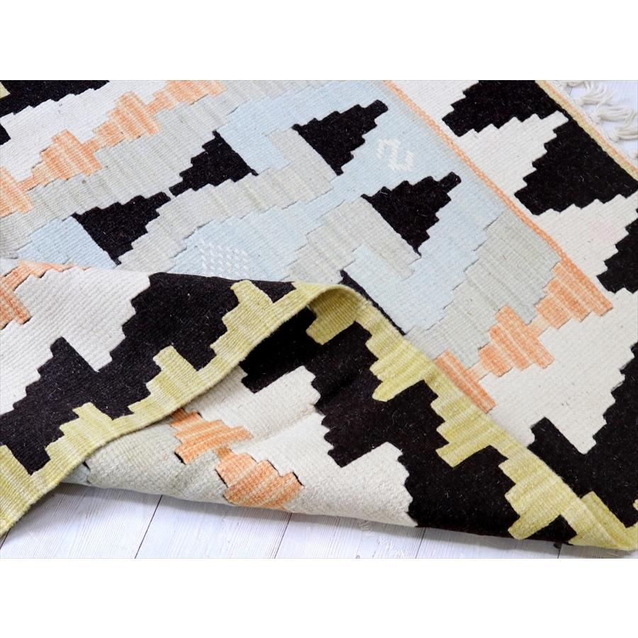 やわらかな織りのカイセリ産キリム　チェイレキ 114x79cm 雄羊の角 | ブランド登録なし | 04