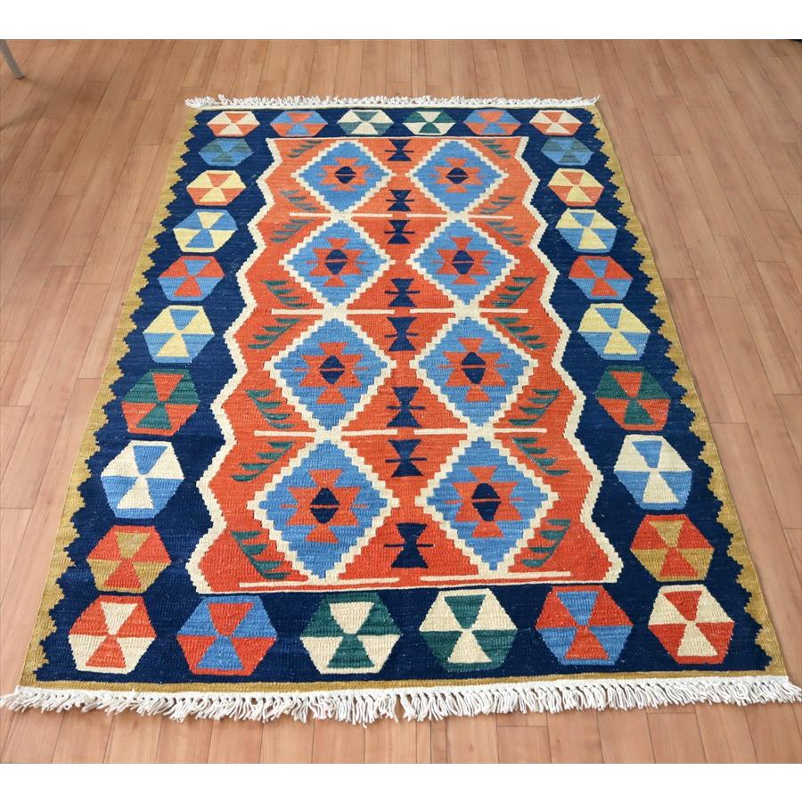 トルコの手織りキリム ウシャク 180x119cm ベレケットのモチーフ | ブランド登録なし