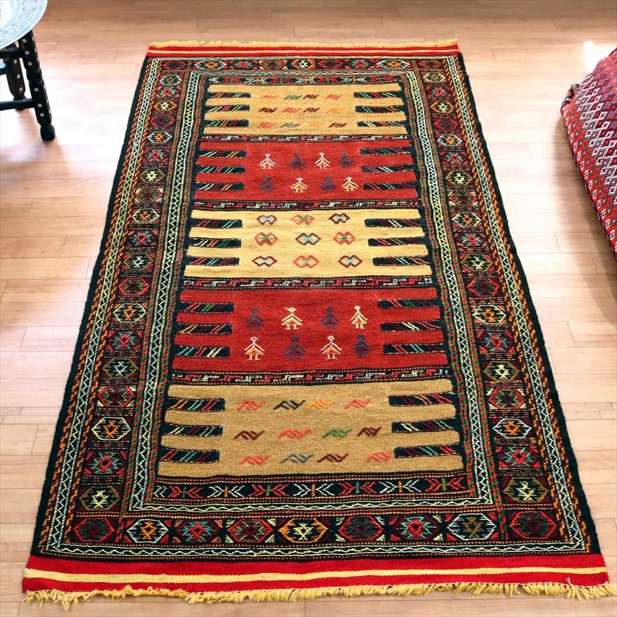 グチャン イランの手織りキリム 183x104cm スカートをはいた女の子と幾何学モチーフ | ブランド登録なし