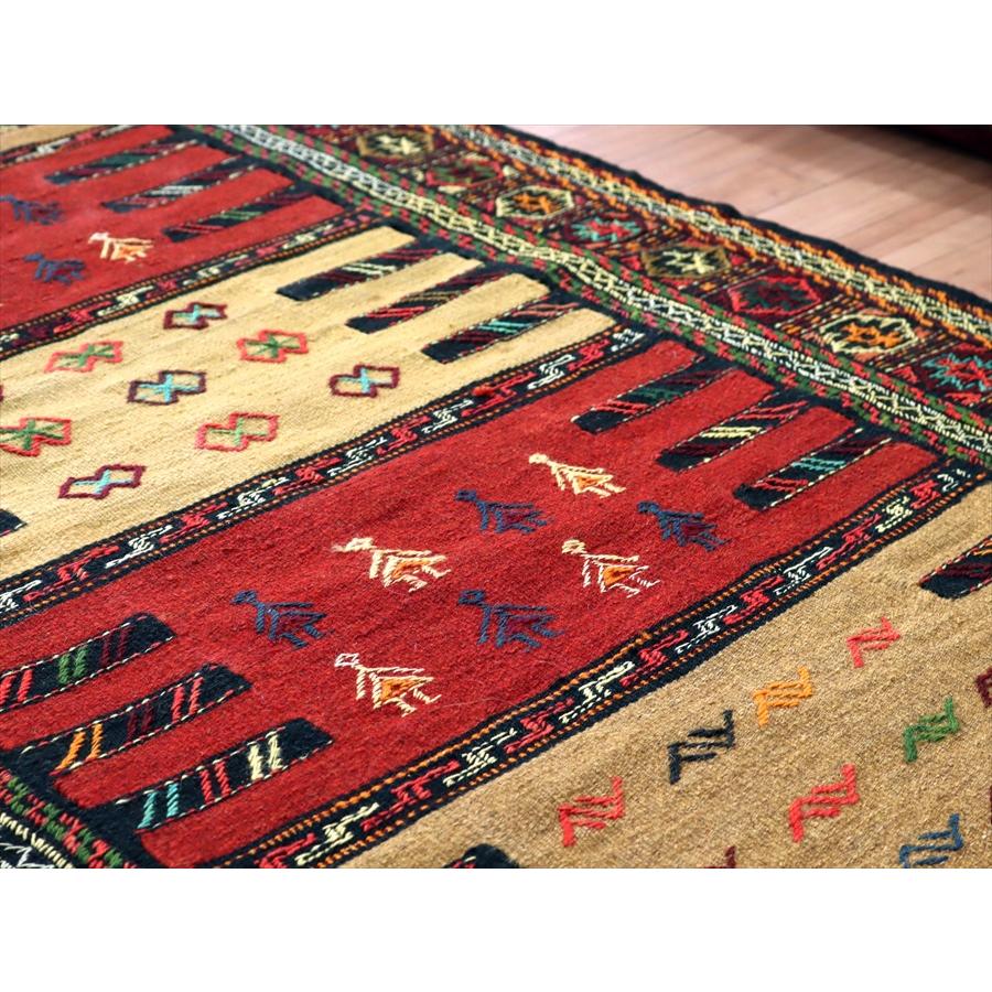 グチャン イランの手織りキリム 183x104cm スカートをはいた女の子と幾何学モチーフ | ブランド登録なし | 04