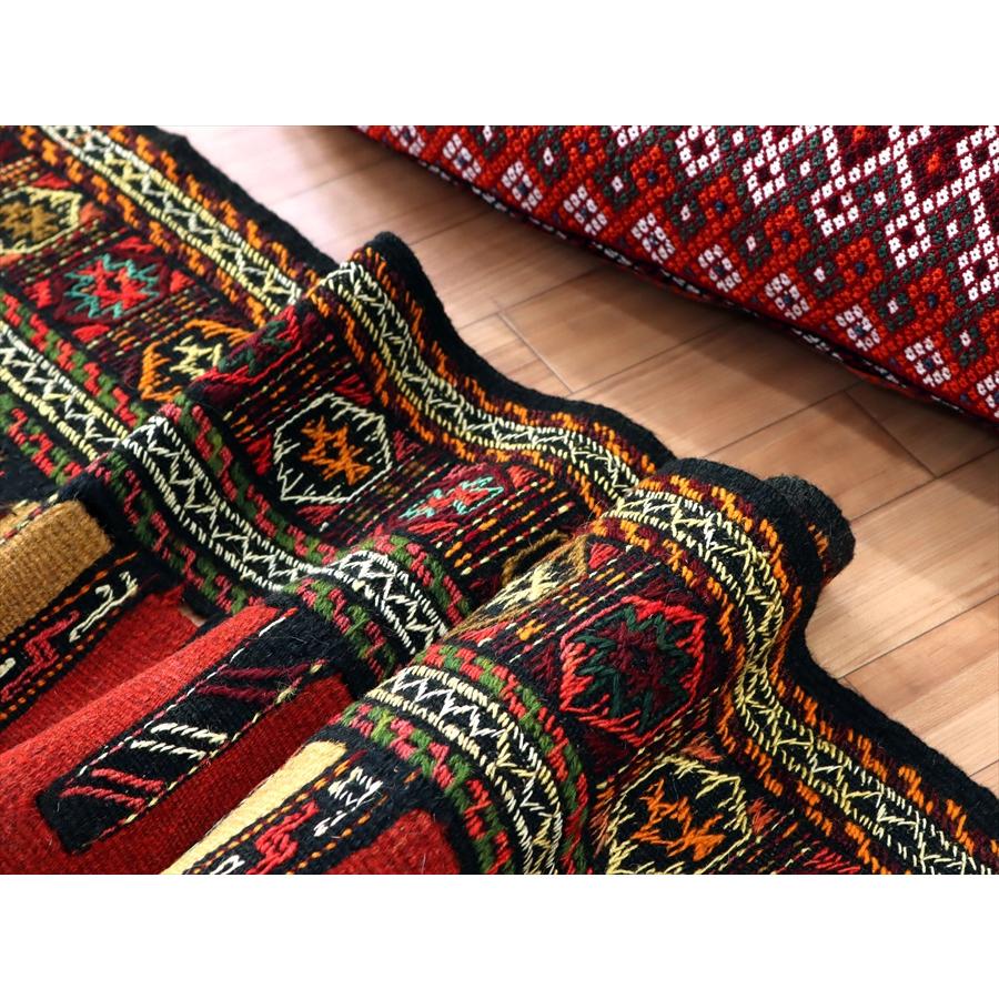 グチャン イランの手織りキリム 183x104cm スカートをはいた女の子と幾何学モチーフ | ブランド登録なし | 08