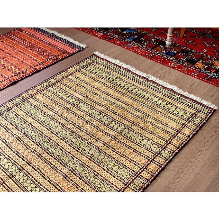 刺繍のようなスザンニ織りのキリム イラン東北部カラート 152x98cm マスタードイエロー | ブランド登録なし | 02