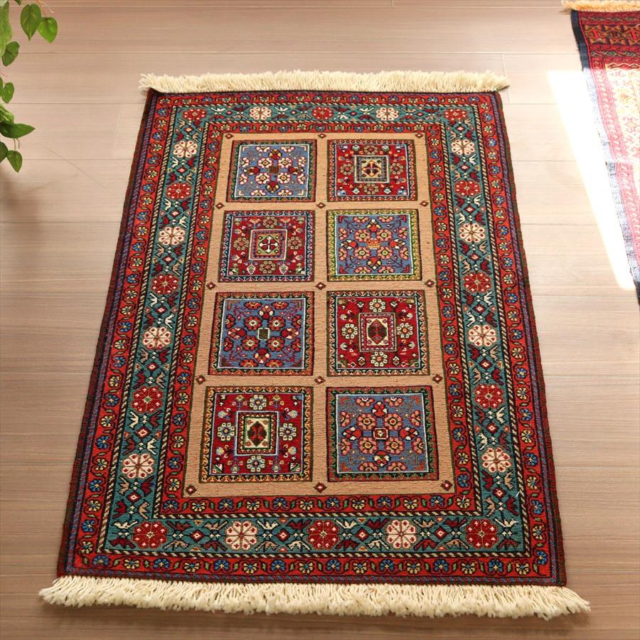 細かなスマック織りのキリム 96x65cm シルジャン 小花のモチーフ