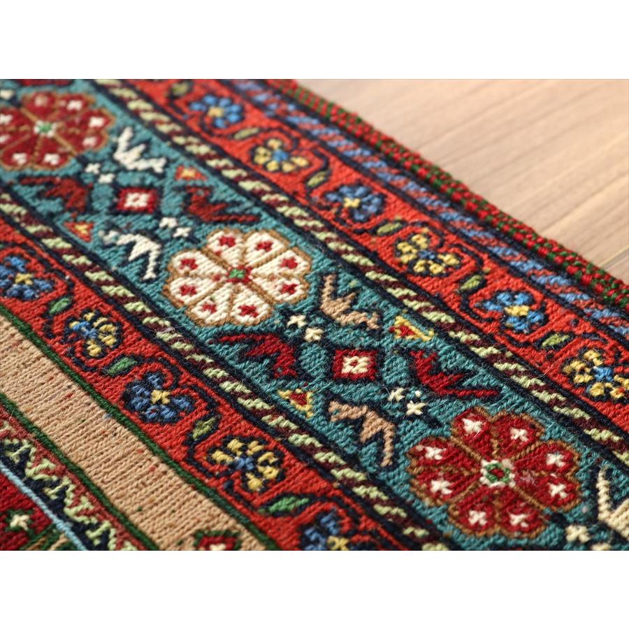 細かなスマック織りのキリム 96x65cm シルジャン 小花のモチーフ