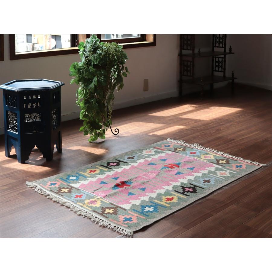 カイセリ産手織りキリム 124x82cm ピンク＆グリーン トルコの手織りラグ |  | 01