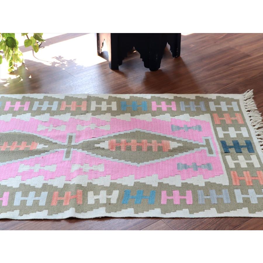 カイセリ産手織りキリム ピンク 121x76cm ベレケットのモチーフ トルコの手織りラグ |  | 02
