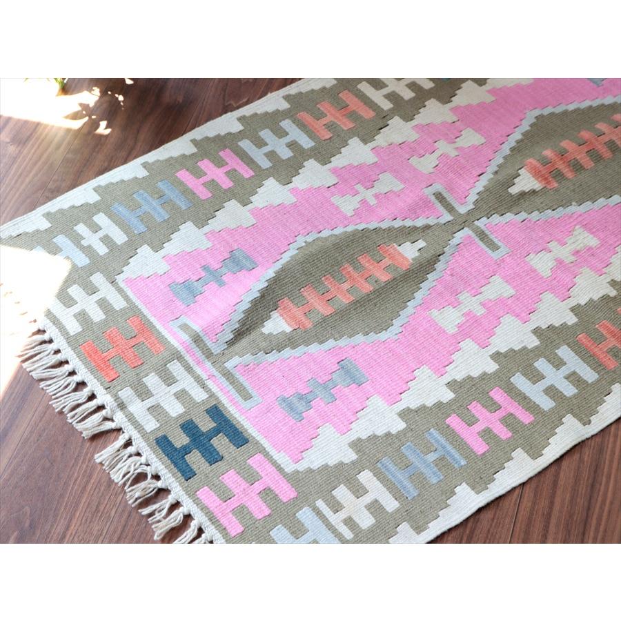 カイセリ産手織りキリム ピンク 121x76cm ベレケットのモチーフ トルコの手織りラグ |  | 03