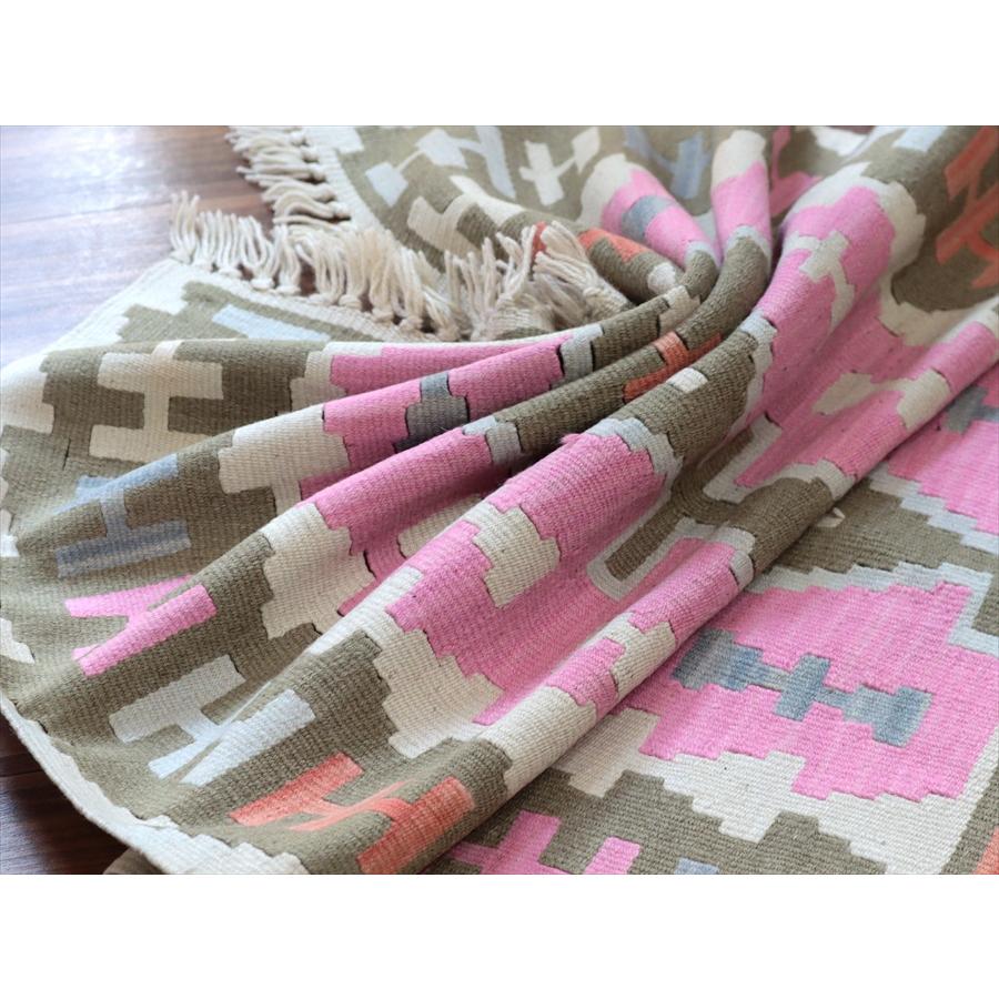 カイセリ産手織りキリム ピンク 121x76cm ベレケットのモチーフ トルコの手織りラグ |  | 04