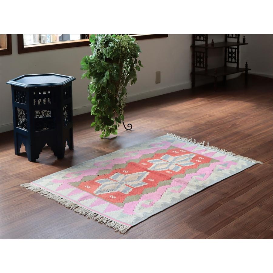 カイセリ産手織りキリム 115x77cm レッド＆ピンク トルコの手織りラグ |  | 01