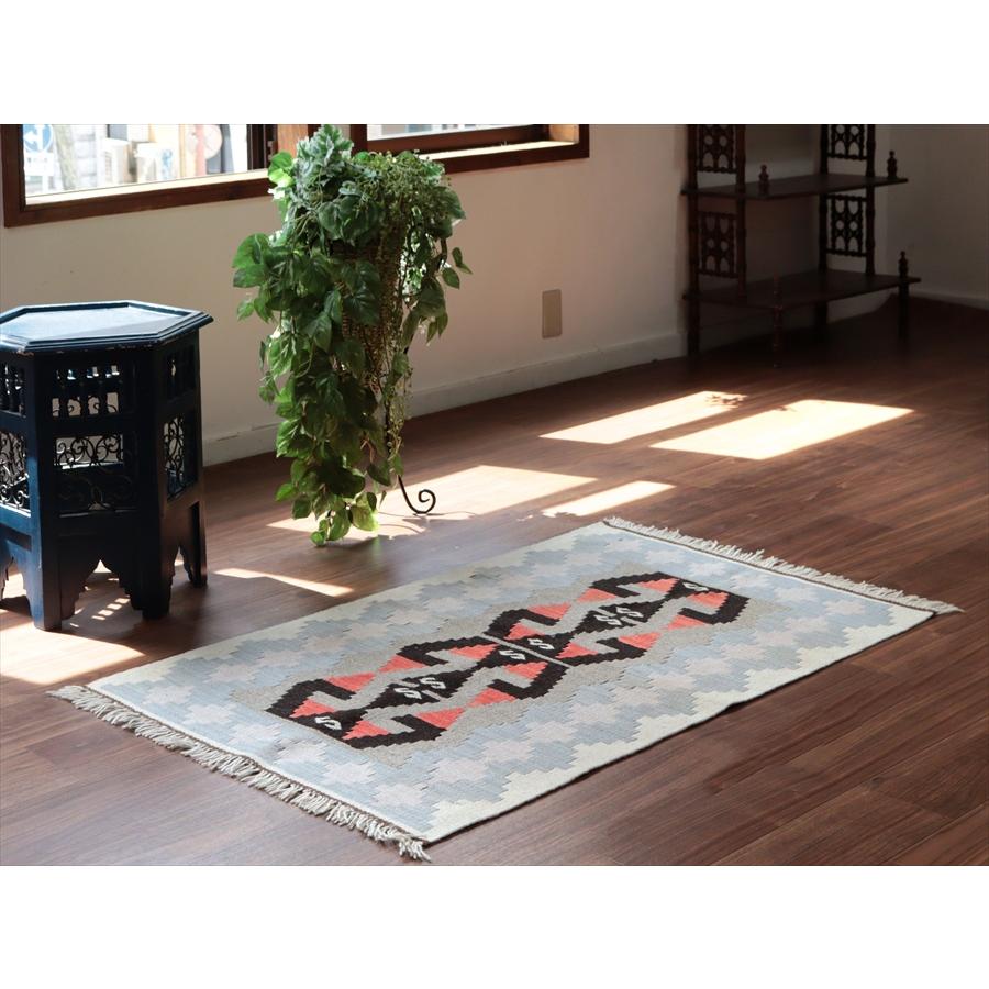 カイセリ産手織りキリム グレー 119x75cm 雄羊の角 トルコの手織りラグ |  | 01