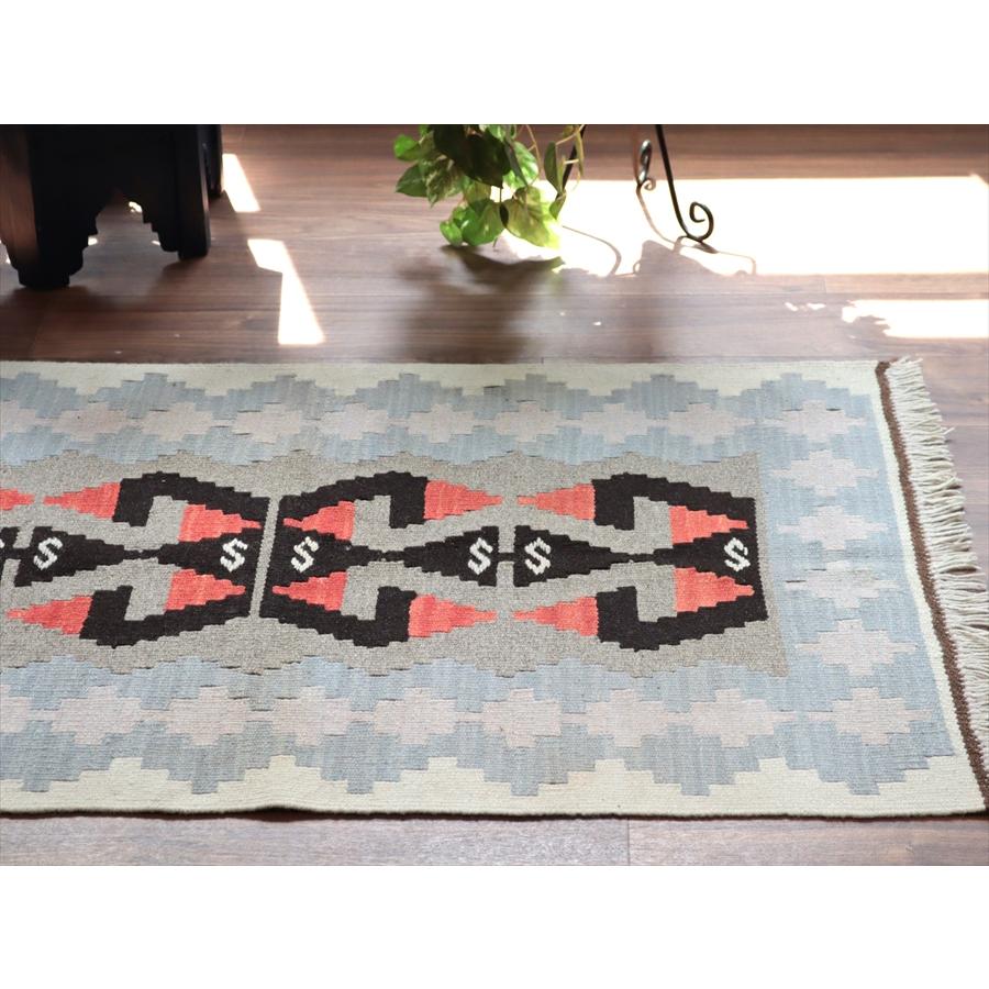 カイセリ産手織りキリム グレー 119x75cm 雄羊の角 トルコの手織りラグ |  | 02