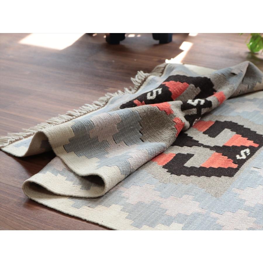 カイセリ産手織りキリム グレー 119x75cm 雄羊の角 トルコの手織りラグ |  | 04
