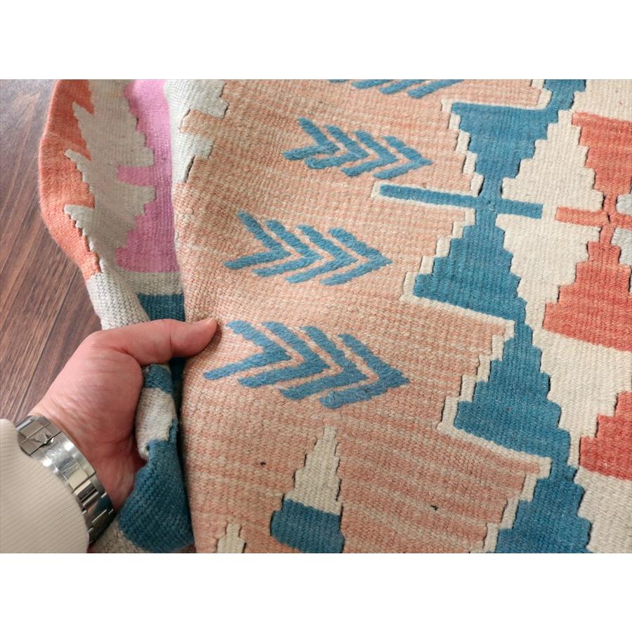 トルコの手織りキリム カイセリ 127x90cm 幾何学モチーフ パステルトーン |  | 04