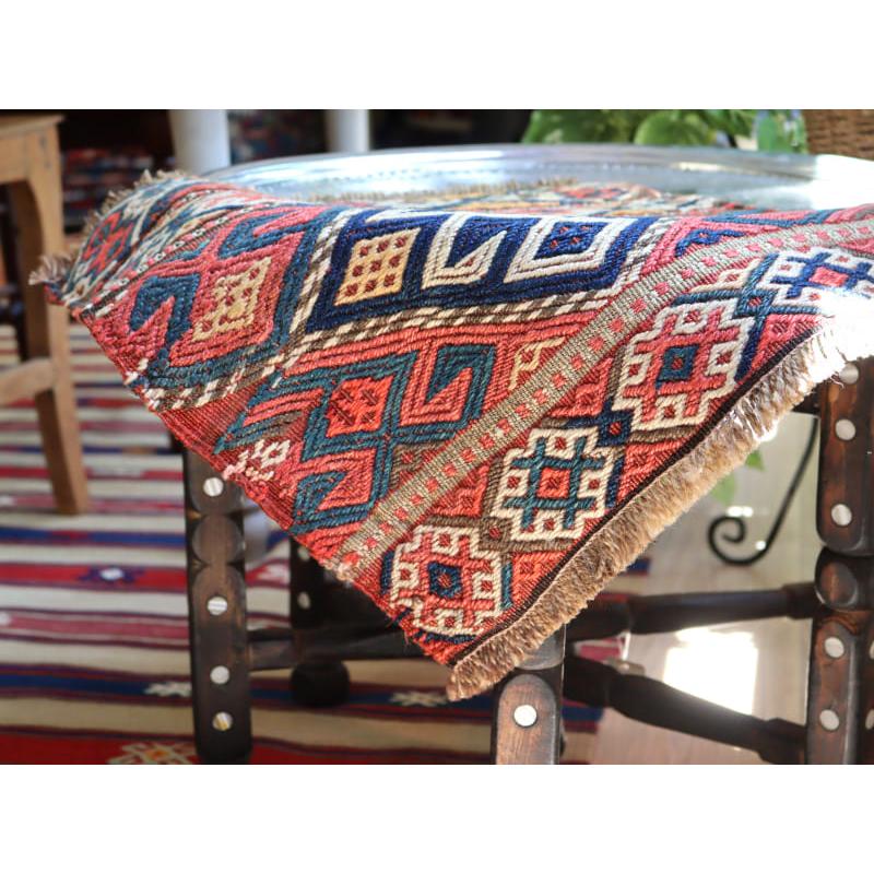 オールドキリム シルヴァン フラグメント 40x44cm マフラッシュのサイドピース |  | 04