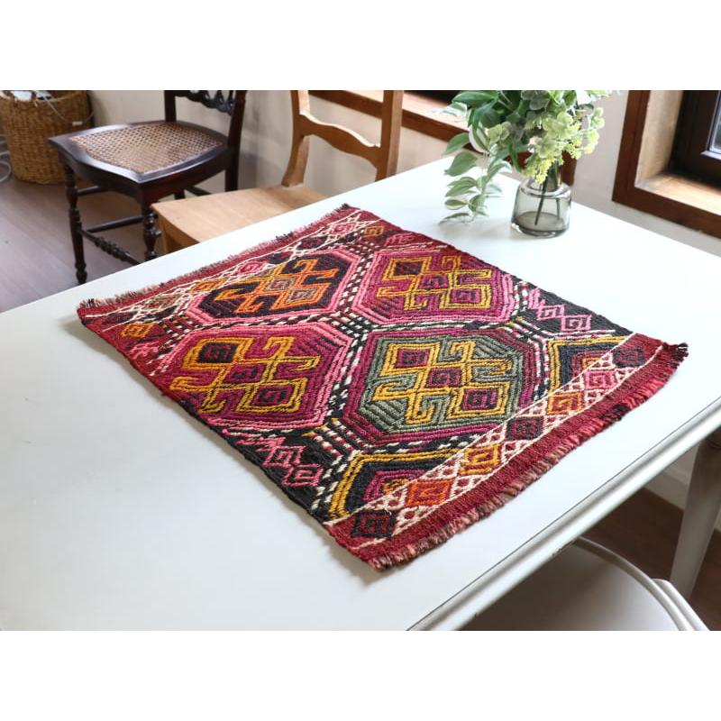 オールドキリム　小さなパネル 52x46cm カルス地方　ジジム織り |  | 01