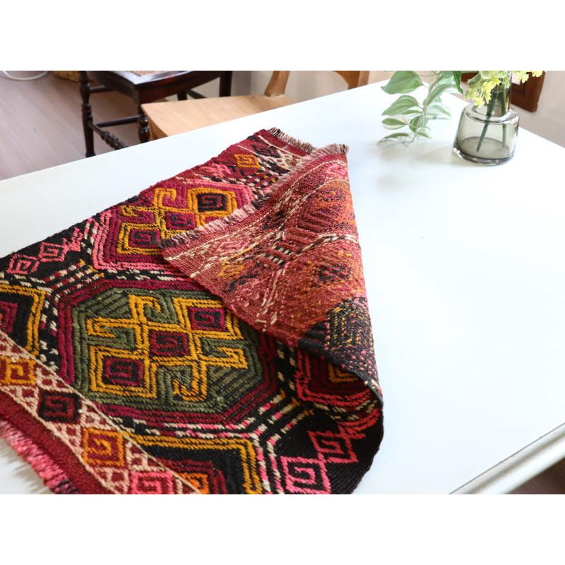 オールドキリム　小さなパネル 52x46cm カルス地方　ジジム織り |  | 04