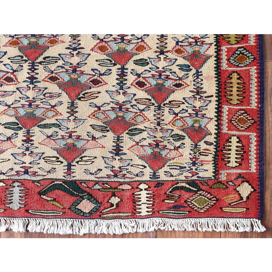 イランの手織りキリム セネ 144x119cm 花束のモチーフ |  | 06