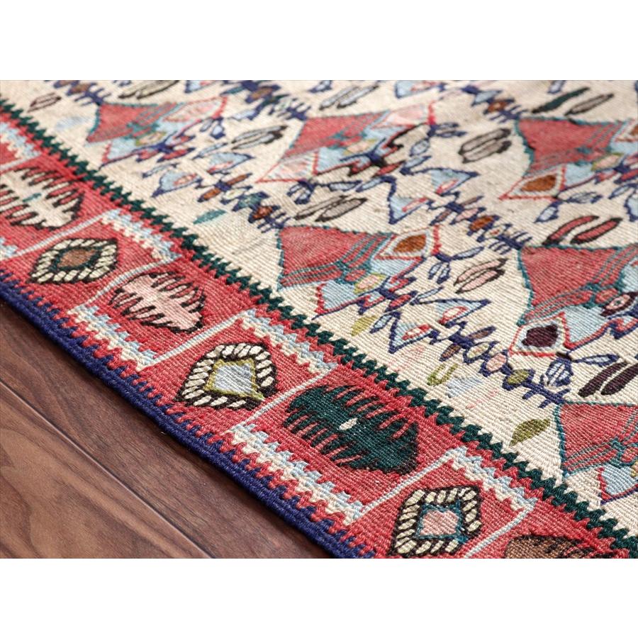 イランの手織りキリム セネ 144x119cm 花束のモチーフ |  | 07