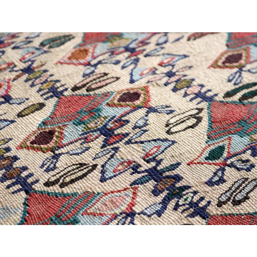 イランの手織りキリム セネ 144x119cm 花束のモチーフ |  | 08